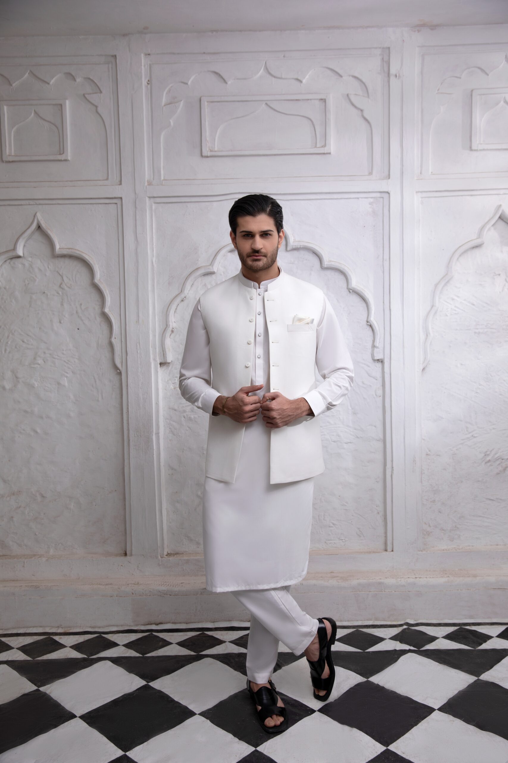 White Suiting Blend Men's Waistcoat (3-Piece) - Image 2