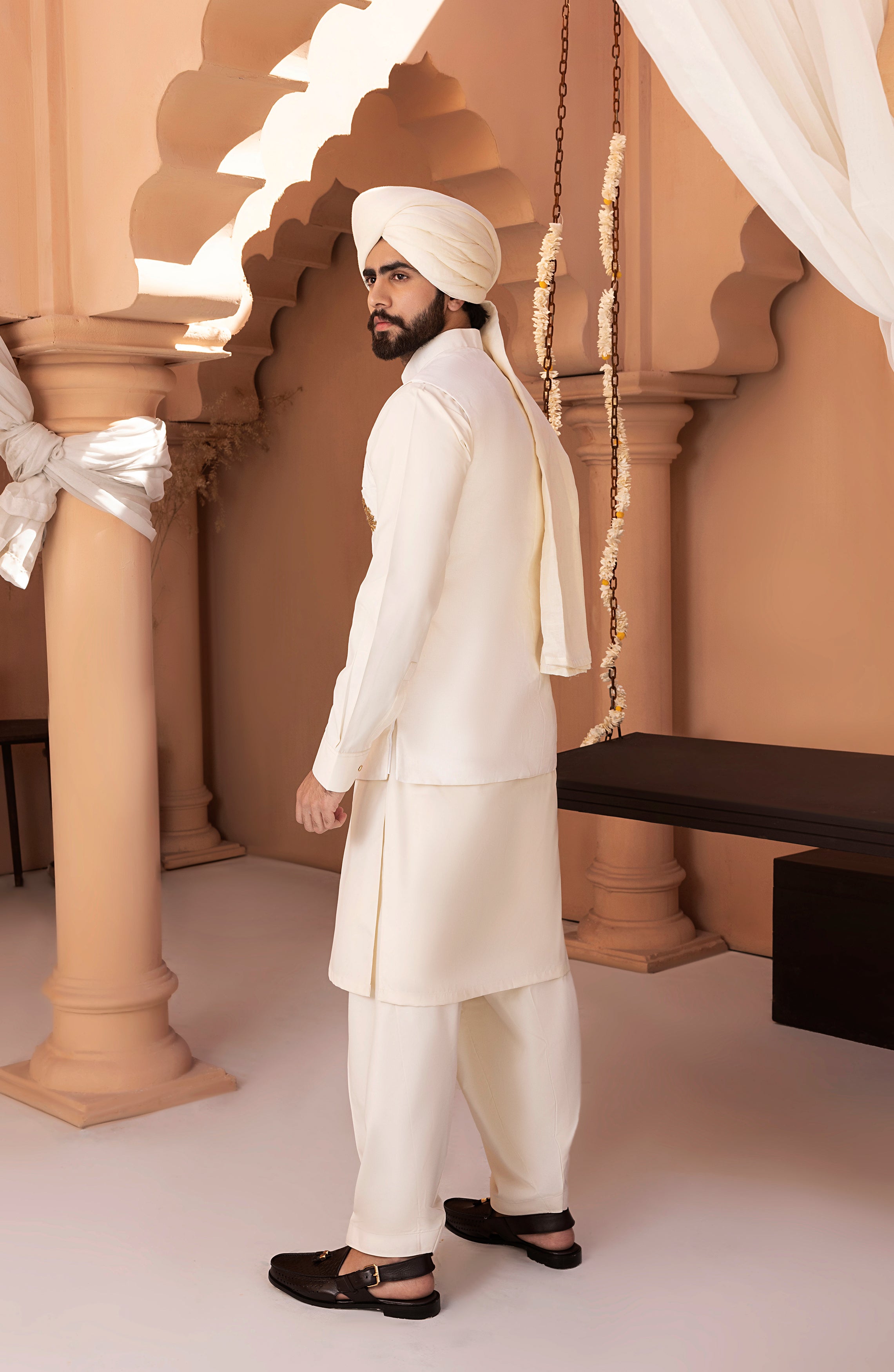 White Crest Embroidered Twill Waistcoat Kurta (3-Piece) - Image 4
