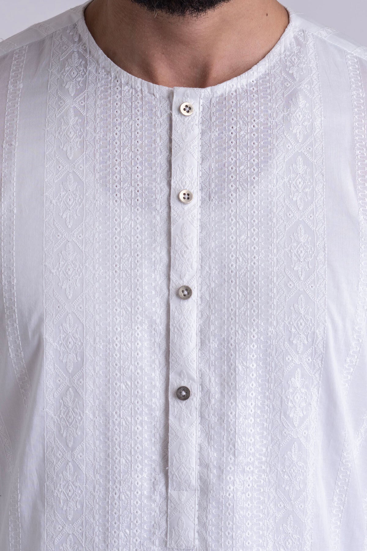 White Embroidered Cotton Kurta (1-Pc) - Image 2