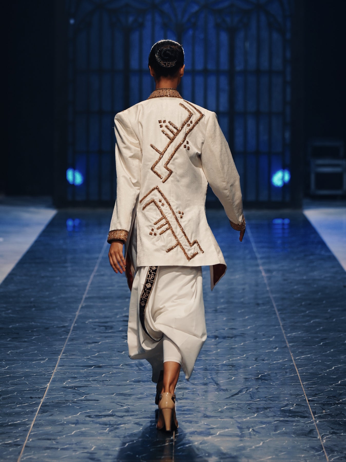 White Gold Handworked Jamawar Sherwani (2-Piece) - Image 3