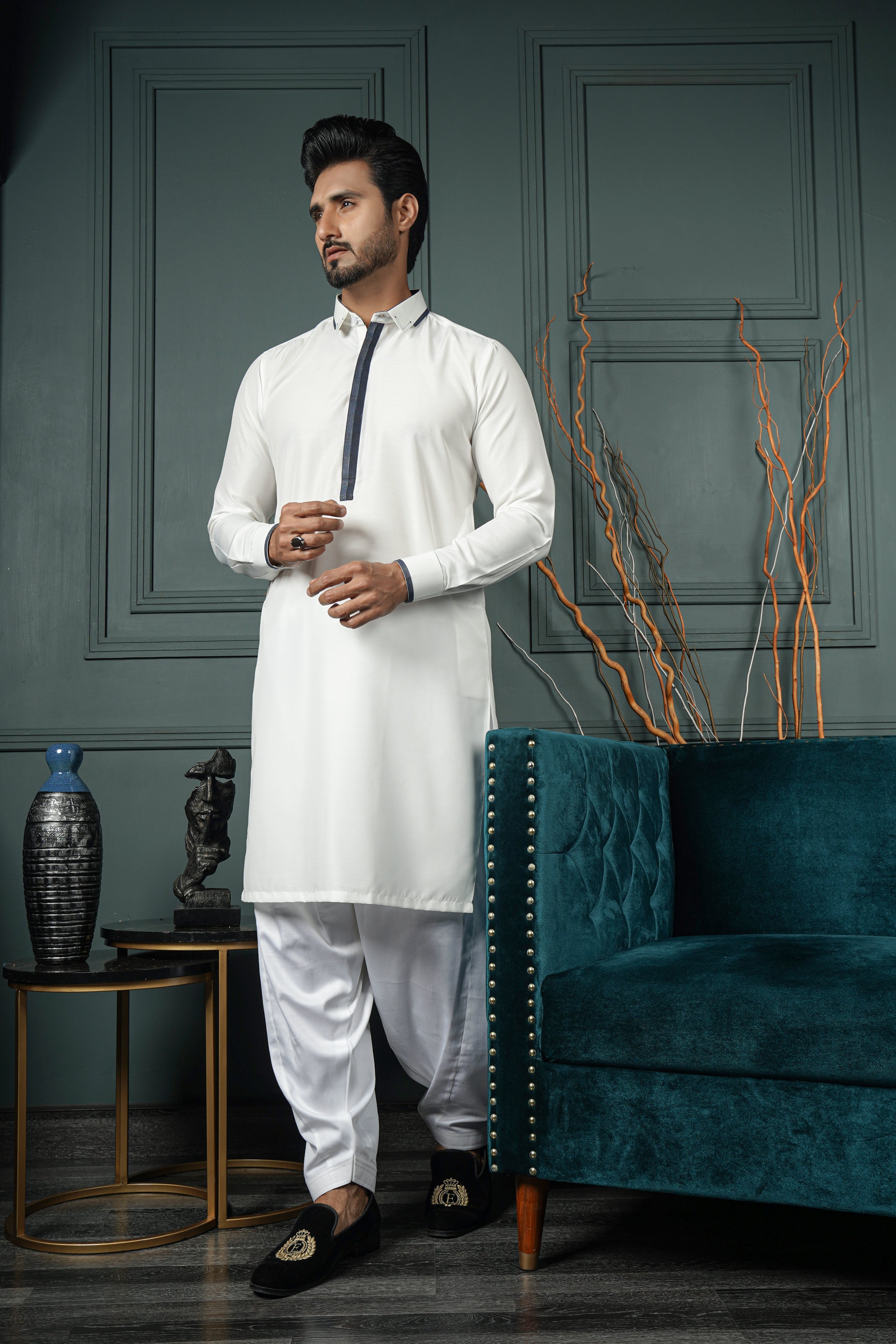 White Contrast Collar 4-Season Blended Shalwar Kameez (2-Piece) - Image 2