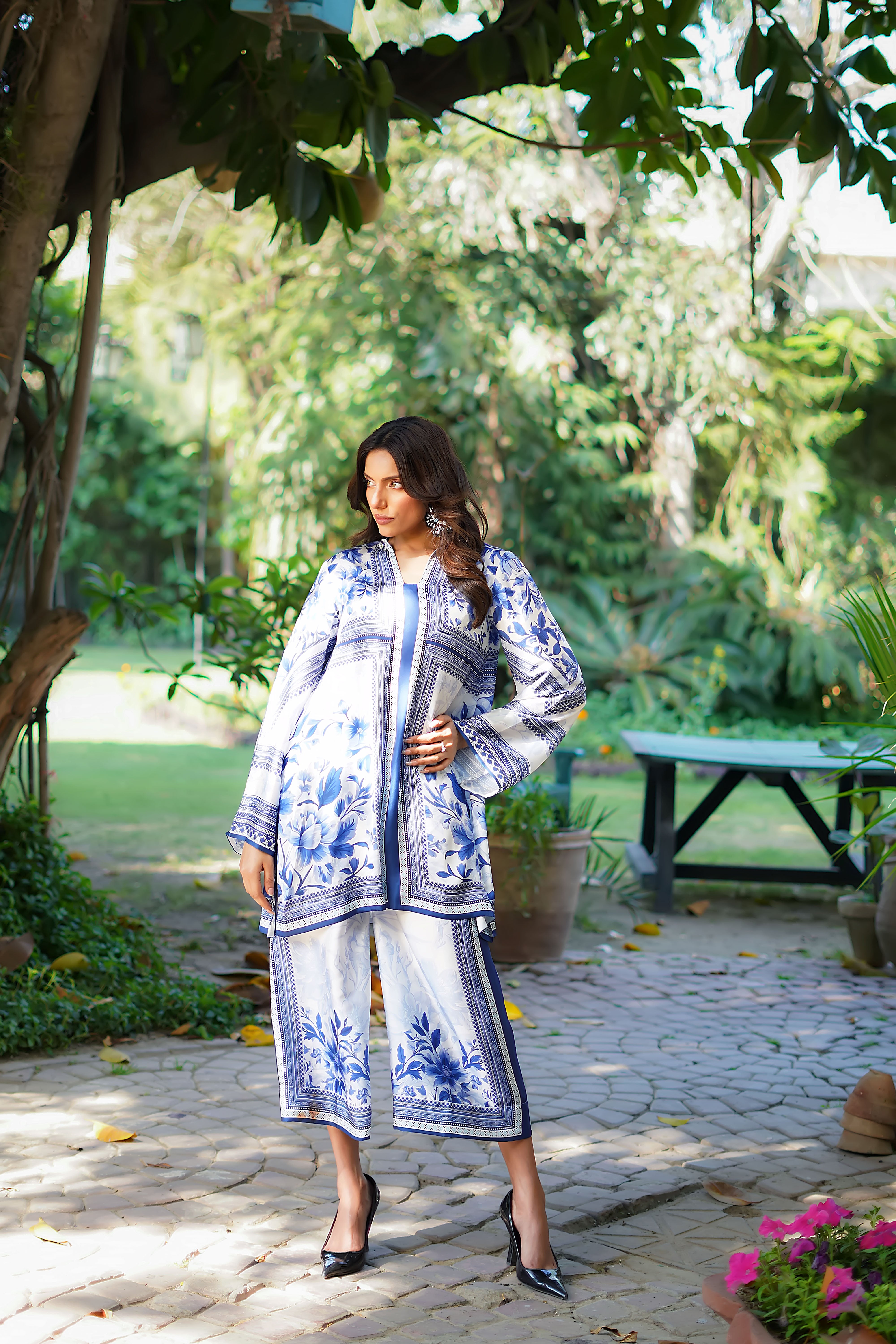 Pakistani Blue and White Printed Charmeuse Silk Co-ord Set (2-Piece) - Image 2