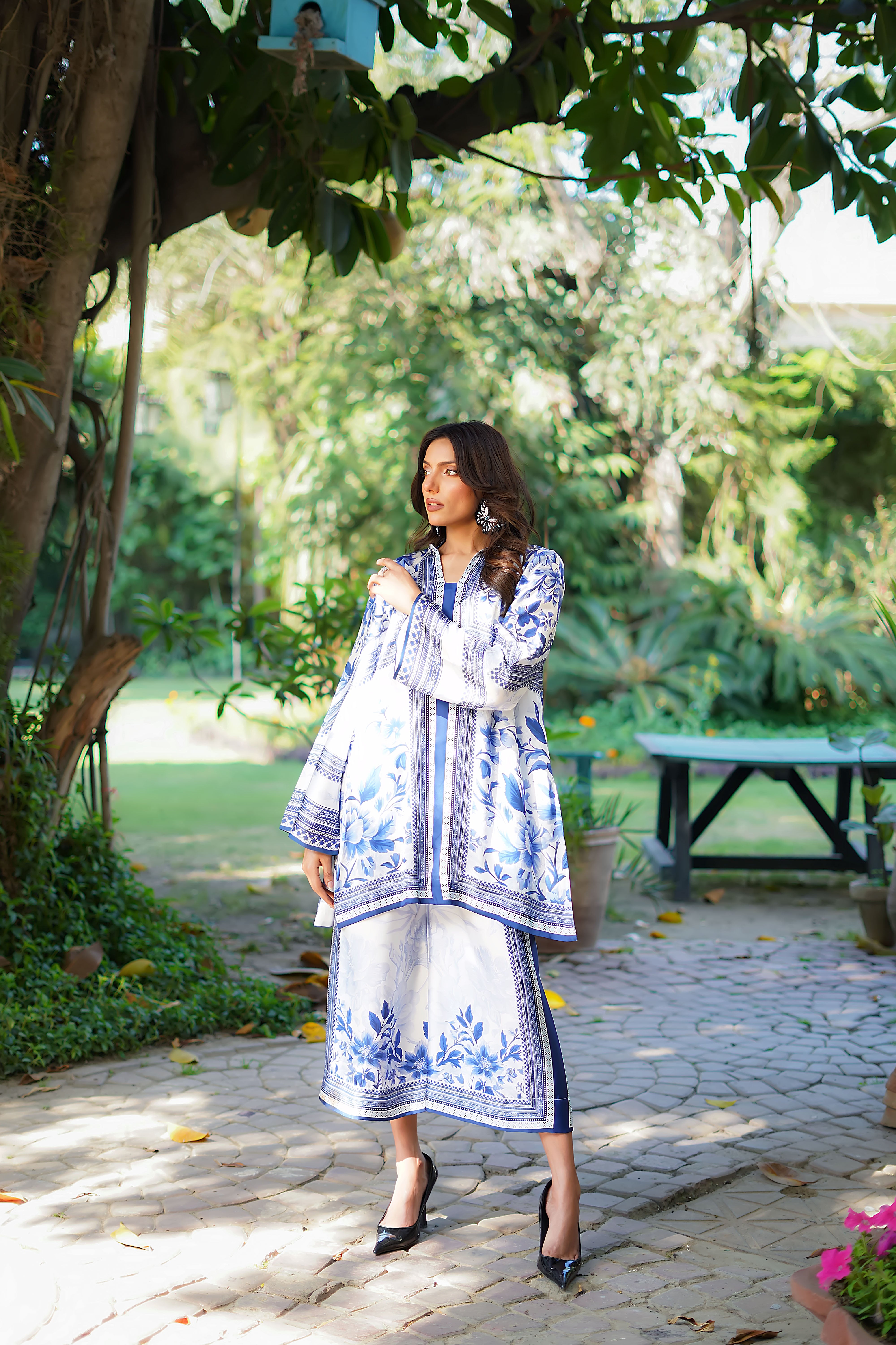 Pakistani Blue and White Printed Charmeuse Silk Co-ord Set (2-Piece) - Image 5