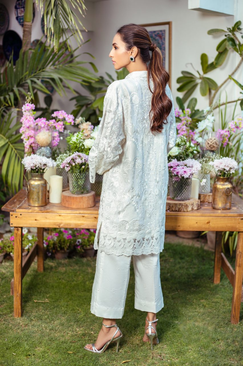White Embroidered Chiffon Silk Kurta Set (2-Piece) - Image 4