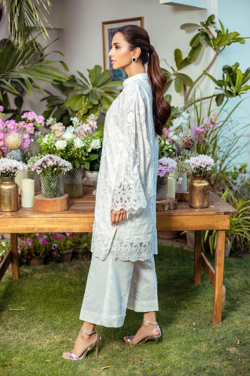 White Embroidered Chiffon Silk Kurta Set (2-Piece) - Image 5