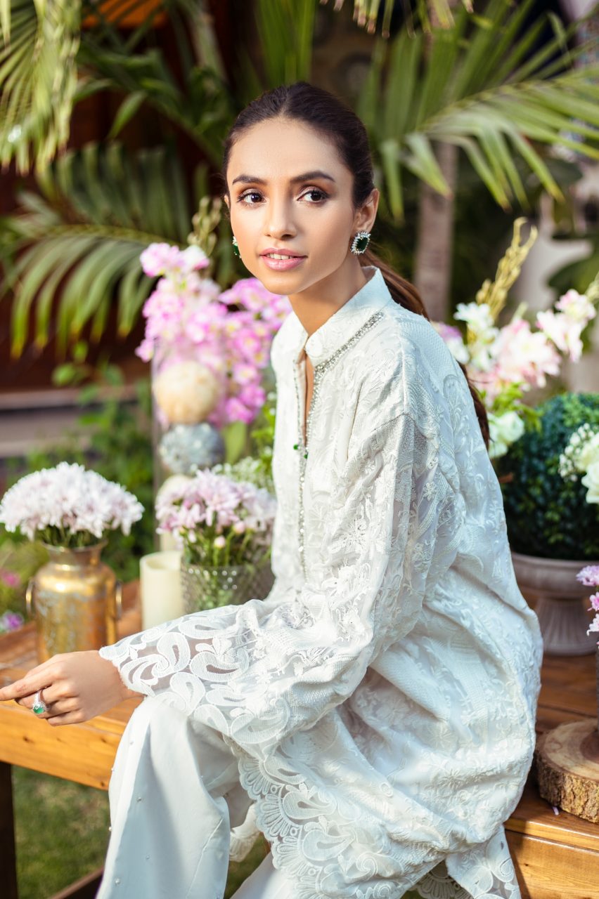 White Embroidered Chiffon Silk Kurta Set (2-Piece) - Image 6