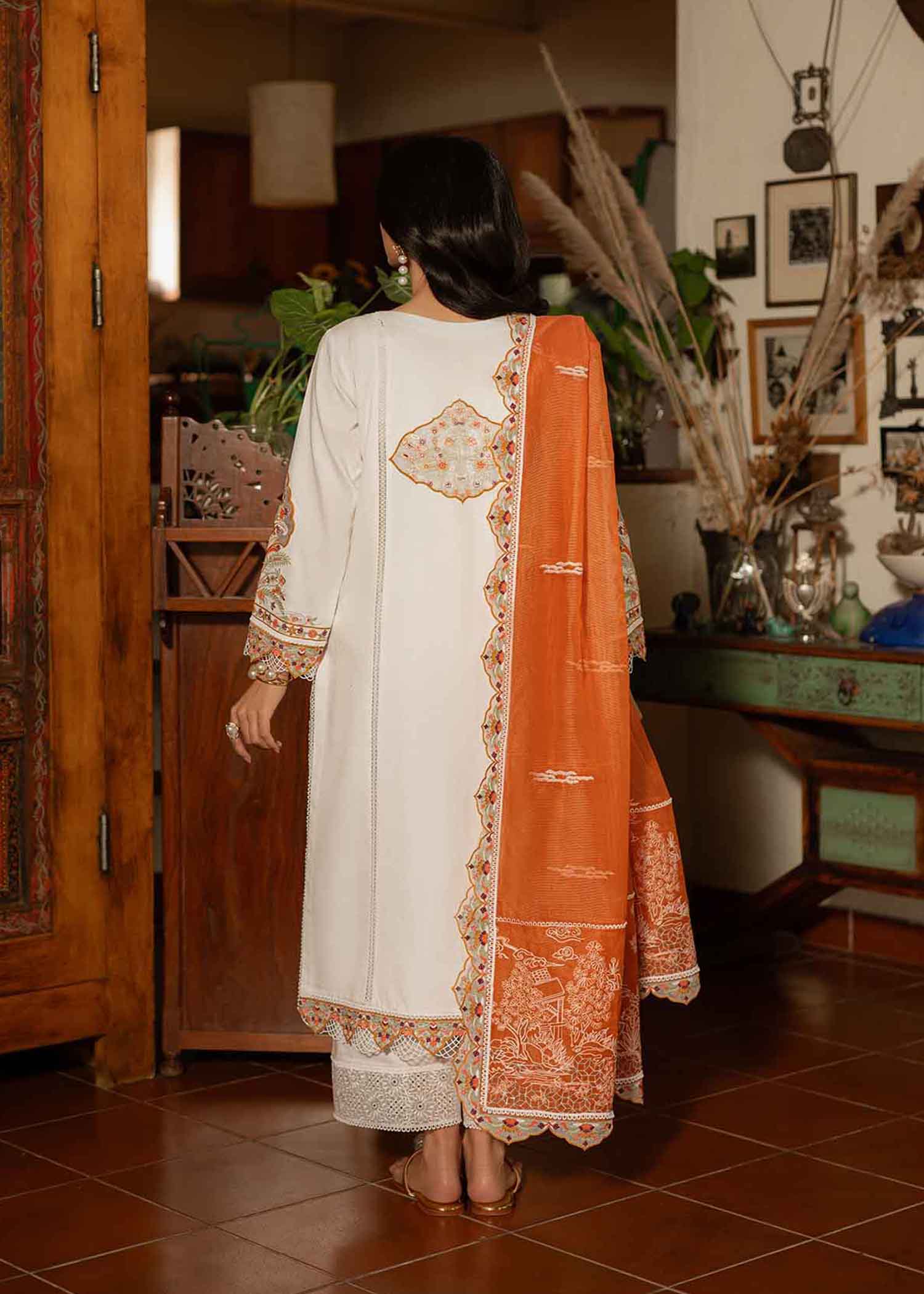 Amber White Embroidered Cotton Lawn Schiffli Suit (3-Piece) - Image 5
