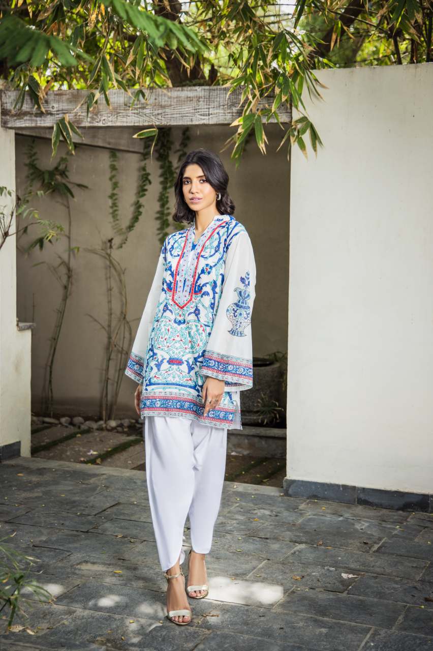 Pakistani White and Blue Embroidered Cotton Kurta Set (2-Piece) - Image 3