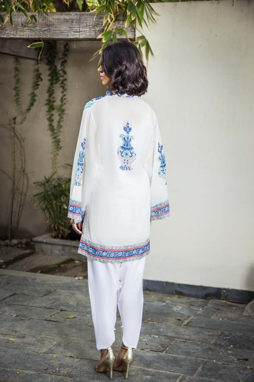 Pakistani White and Blue Embroidered Cotton Kurta Set (2-Piece) - Image 4