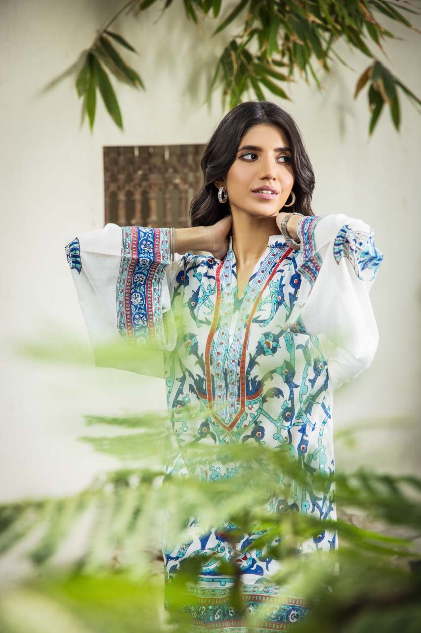 Pakistani White and Blue Embroidered Cotton Kurta Set (2-Piece) - Image 5