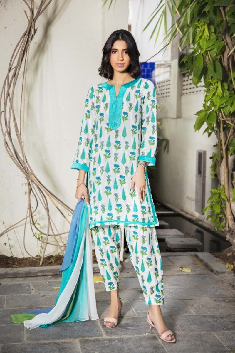 Pakistani White Green Printed Crepe Silk Kurta Set (3-Piece) - Image 1
