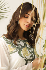 Pakistani White Appliqué Georgette Chiffon Salwar Kameez (2-Piece) - Image 4