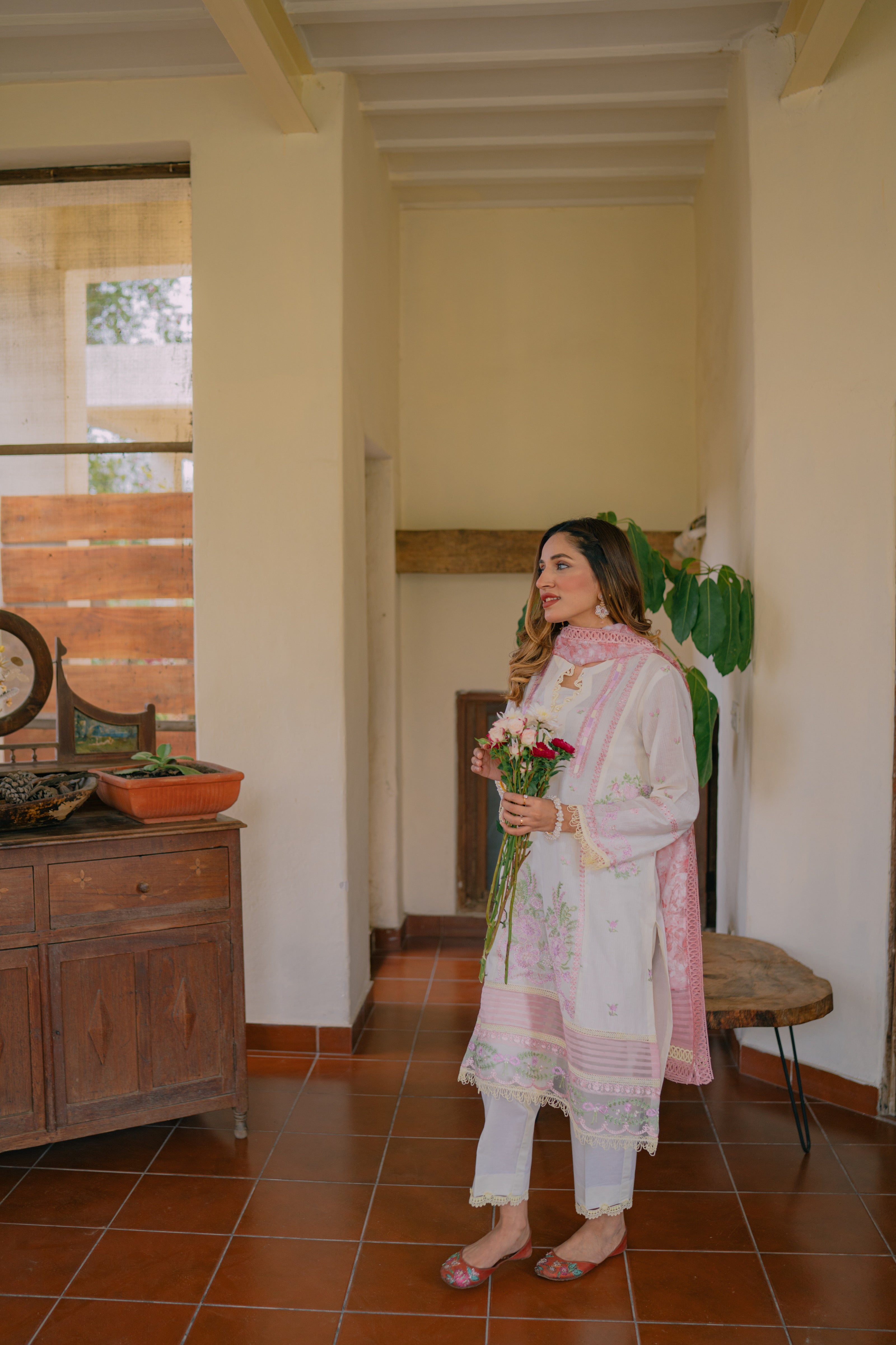 Pakistani White & Pink Embroidered Jacquard Lawn Suit (3-Piece) - Image 10