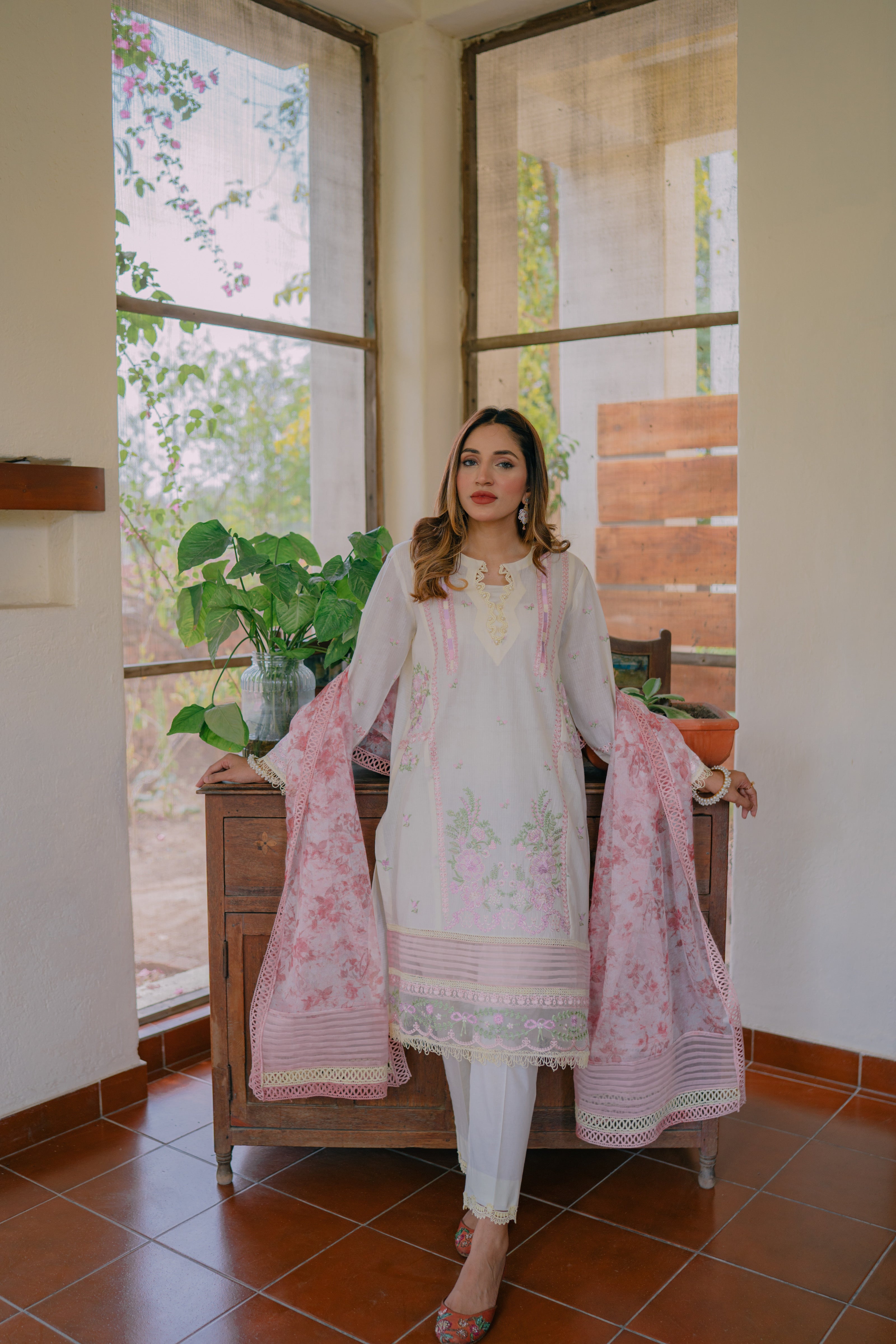 Pakistani White & Pink Embroidered Jacquard Lawn Suit (3-Piece) - Image 11