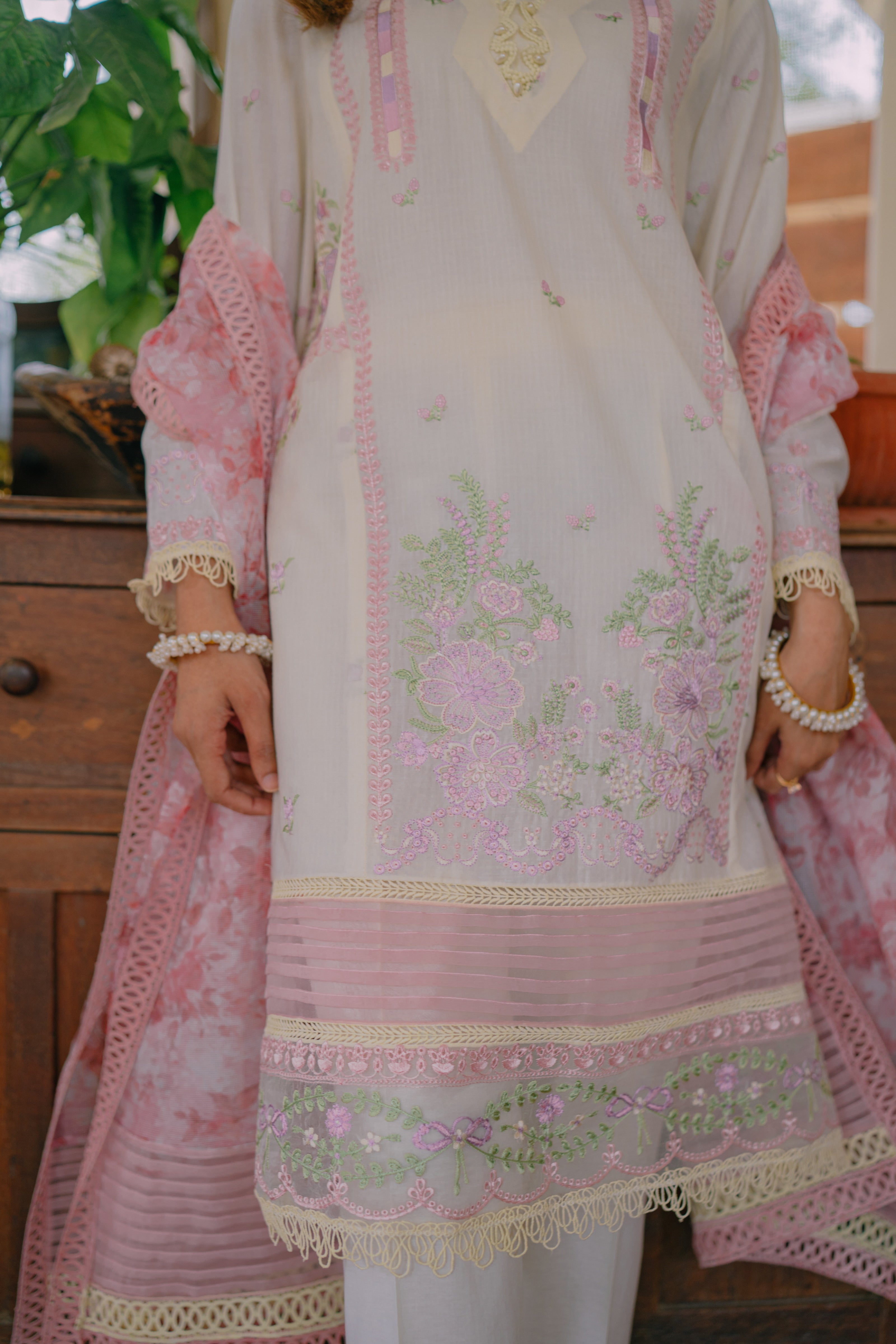 Pakistani White & Pink Embroidered Jacquard Lawn Suit (3-Piece) - Image 4