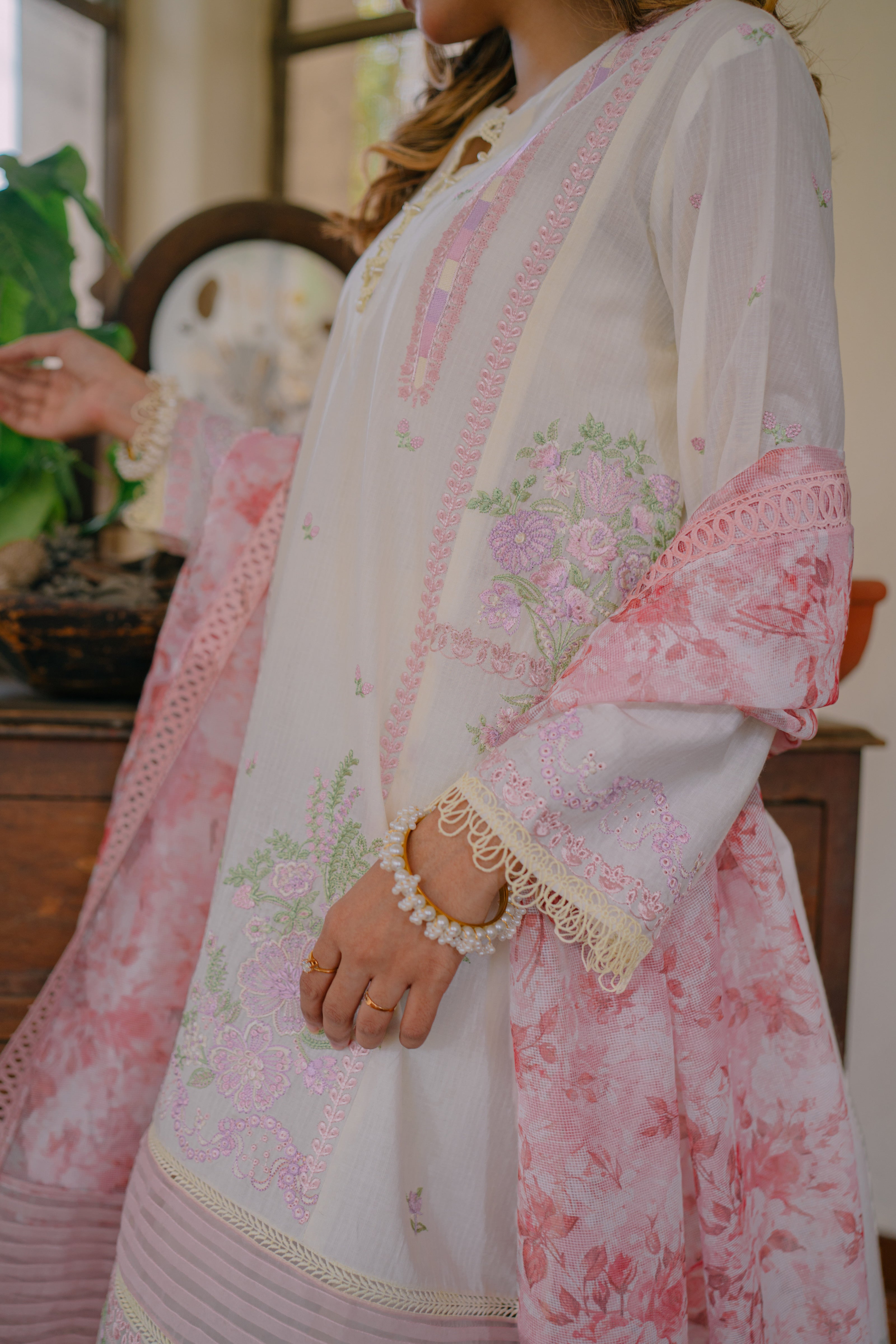 Pakistani White & Pink Embroidered Jacquard Lawn Suit (3-Piece) - Image 9