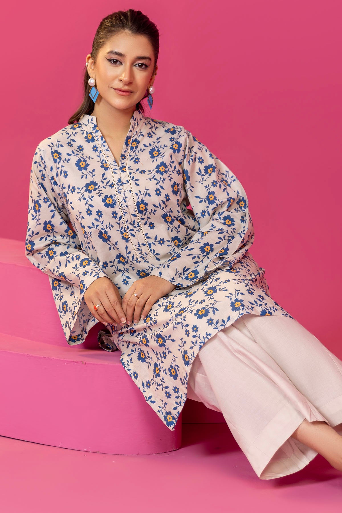 White Blue Digital Printed Lawn Salwar Kameez (2-Piece) - Image 2