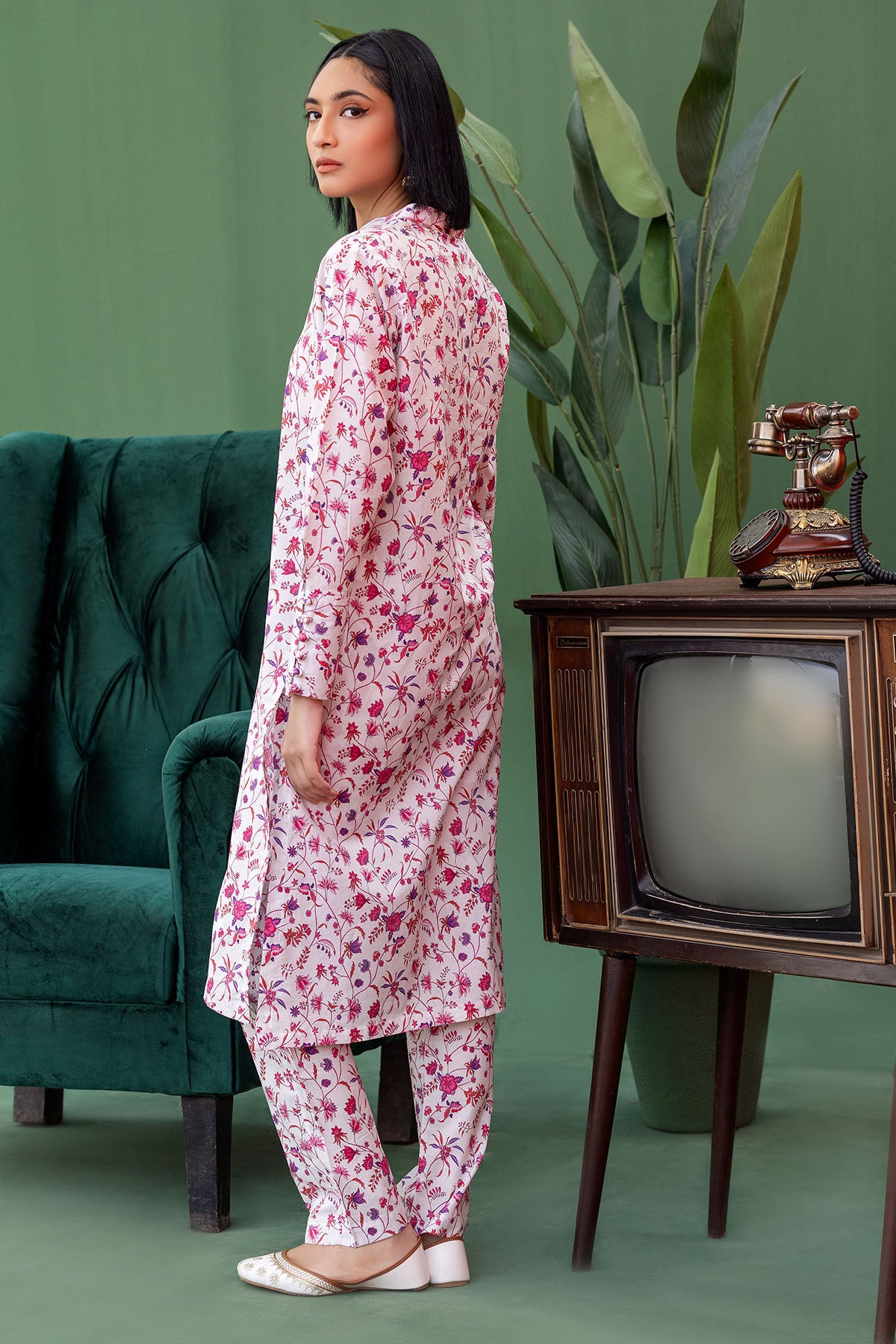 Pakistani White & Pink Digital Printed Lawn Salwar Kameez (2-Piece) - Image 3