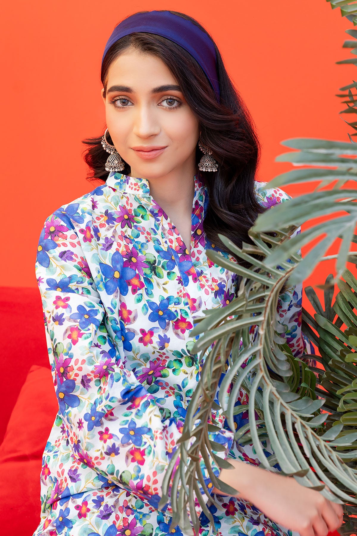 White Multicolour Digital Printed Lawn Salwar Kameez (2-Piece) - Image 2