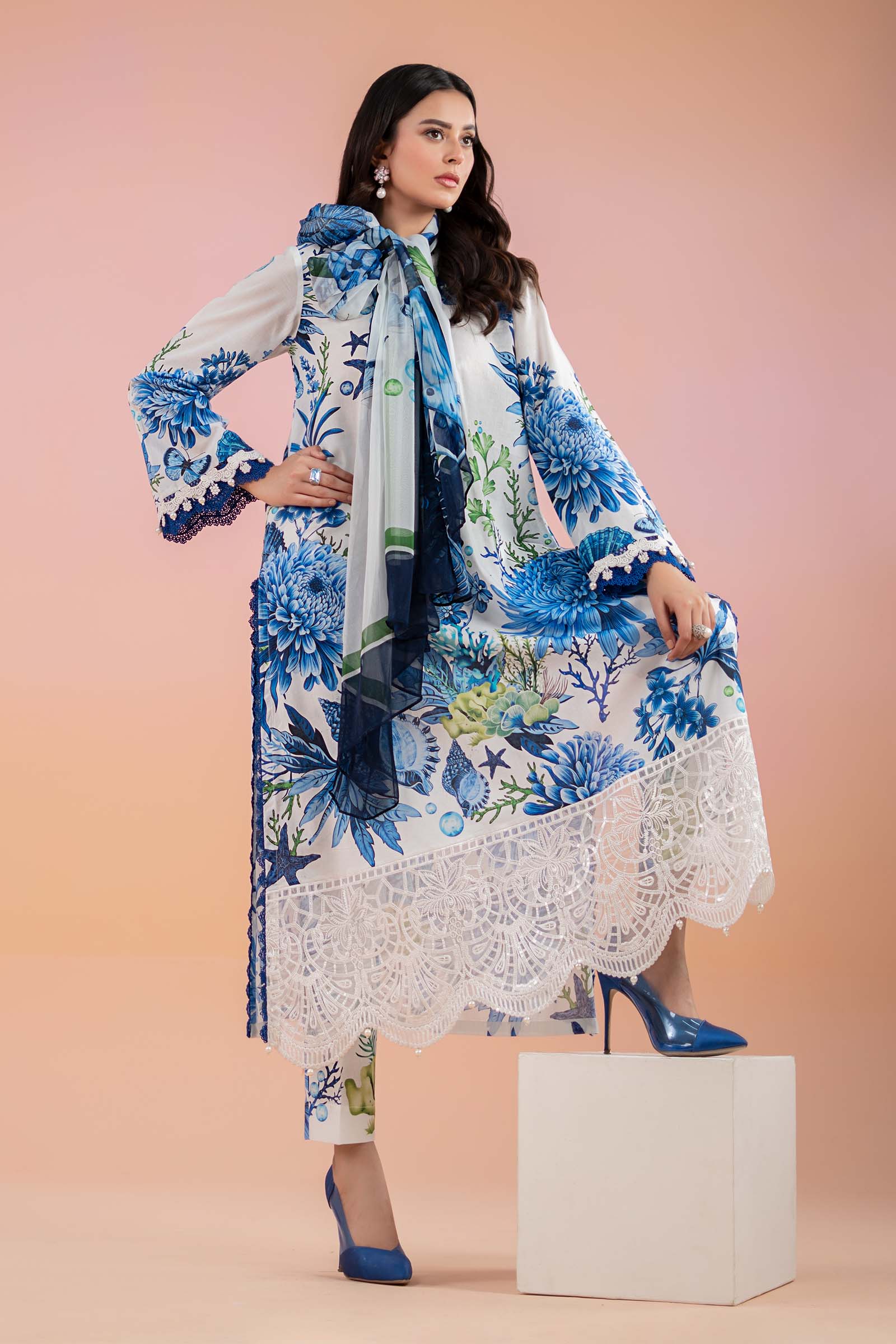 Pakistani White & Blue Printed Lawn 3-Piece Suit - Image 4