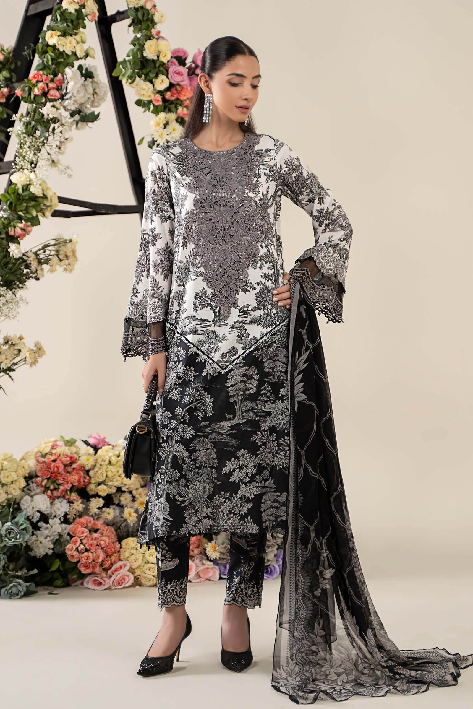 Pakistani Off-White & Black Embroidered Lawn 3-Piece Suit - Image 1