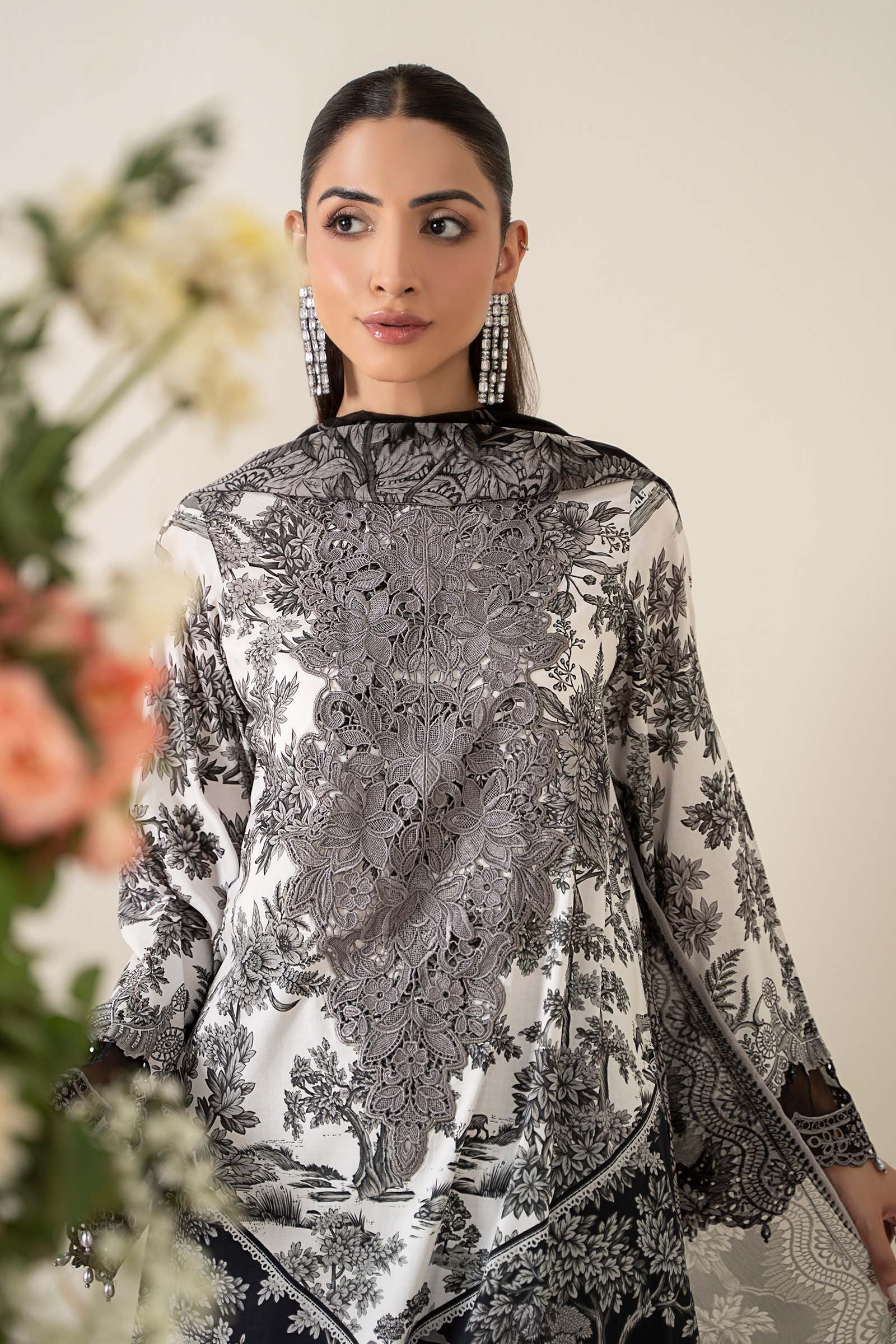 Pakistani Off-White & Black Embroidered Lawn 3-Piece Suit - Image 2