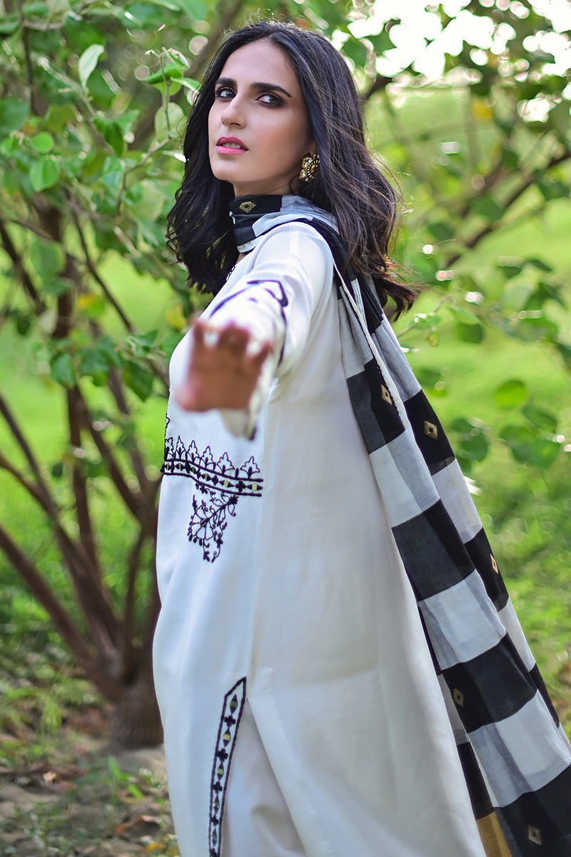 Pakistani White Anchor Embroidered Raw Silk Salwar Kameez (3-Piece) - Image 3