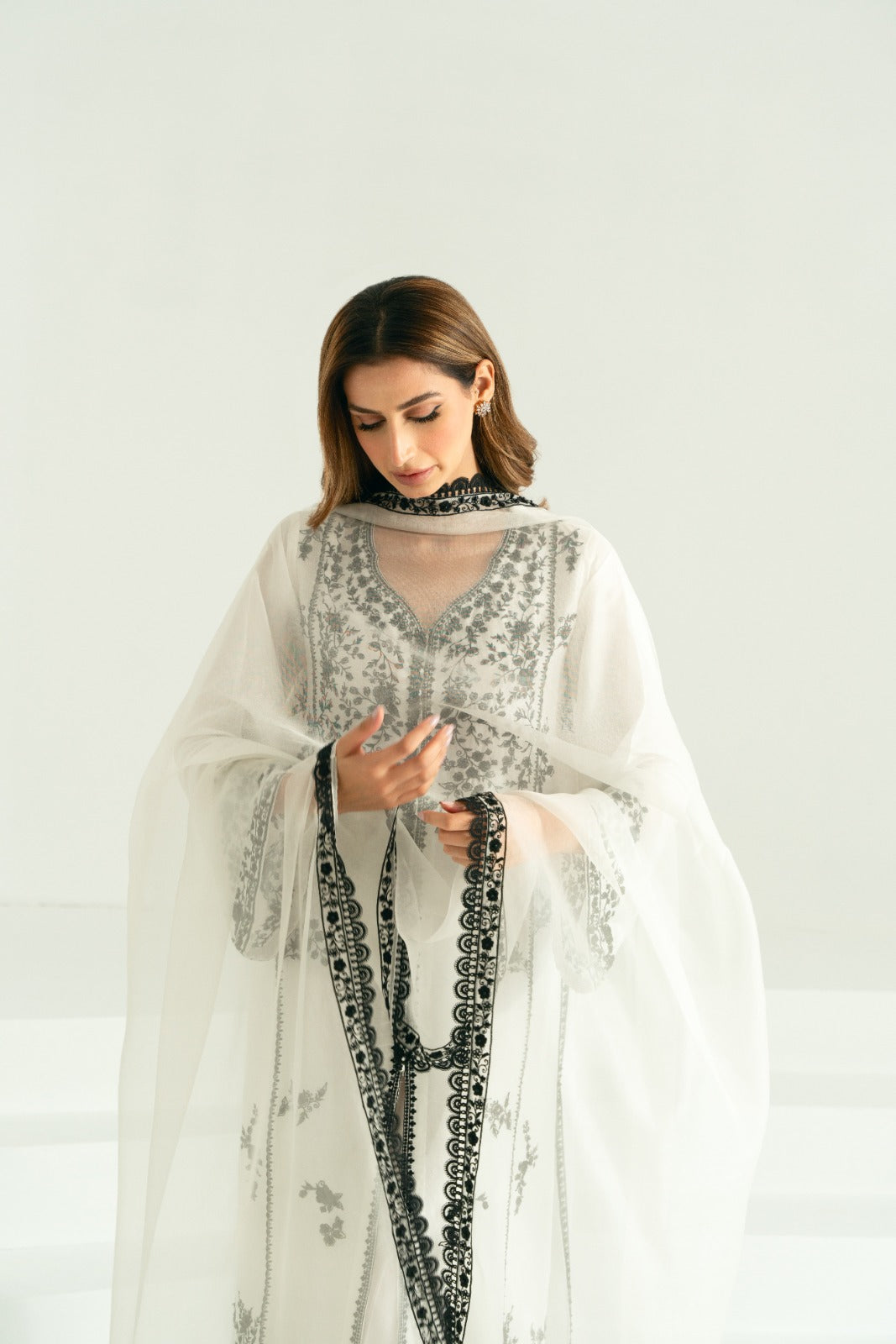 Swan White Resham Embroidered Raw Silk Kameez (3-Piece) - Image 7