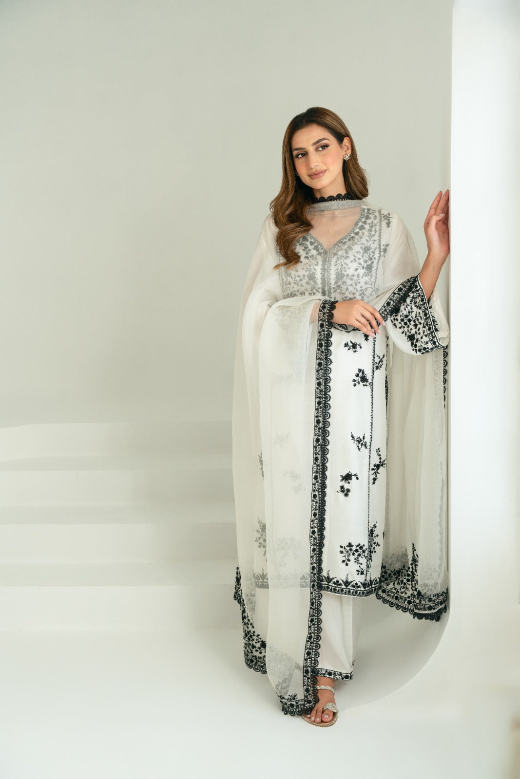 Swan White Resham Embroidered Raw Silk Kameez (3-Piece) - Image 9