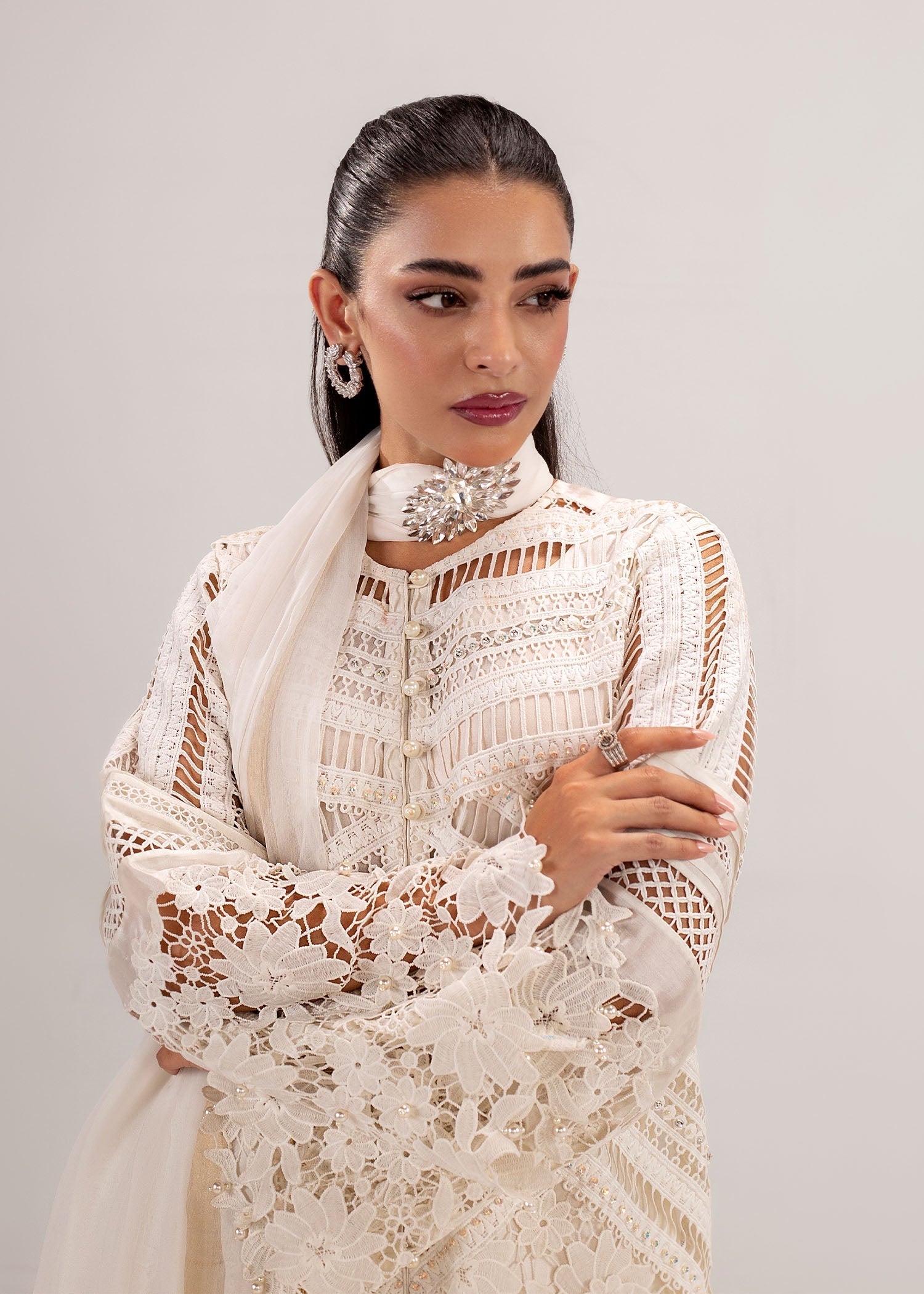 White Lace & Cutwork Silk Khadi Net Kurta Set (3-Piece) - Image 2
