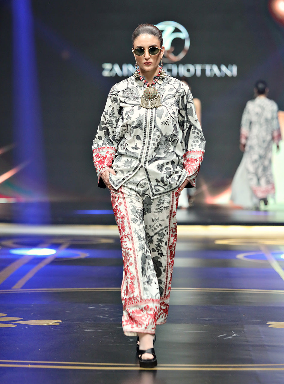 Pakistani White Kantha Embroidered Viscose Silk Co-ord Set (2-Piece) - Image 3