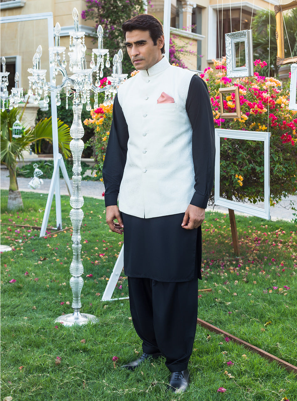 Black Jacquard Waistcoat Kurta Set (3-Piece) - Image 2