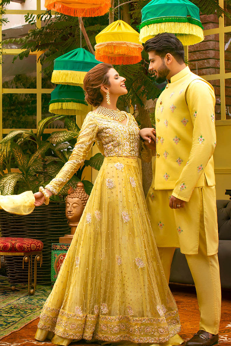 Pakistani Sunflower Yellow Embroidered Metallic Tissue Lehenga (3-Piece) - Image 6