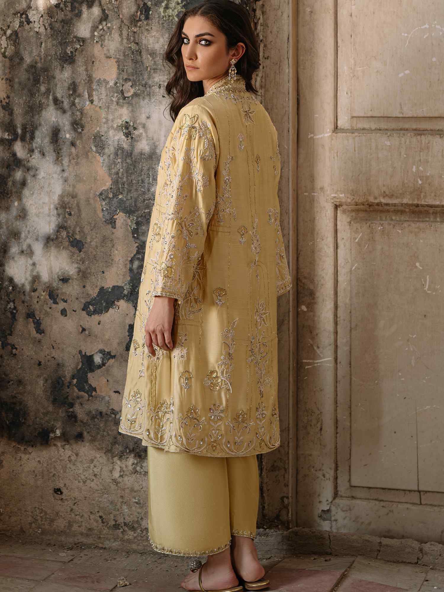 Pakistani Yellow Embroidered Khaddi Silk Kurta Set (2-Piece) - Image 4