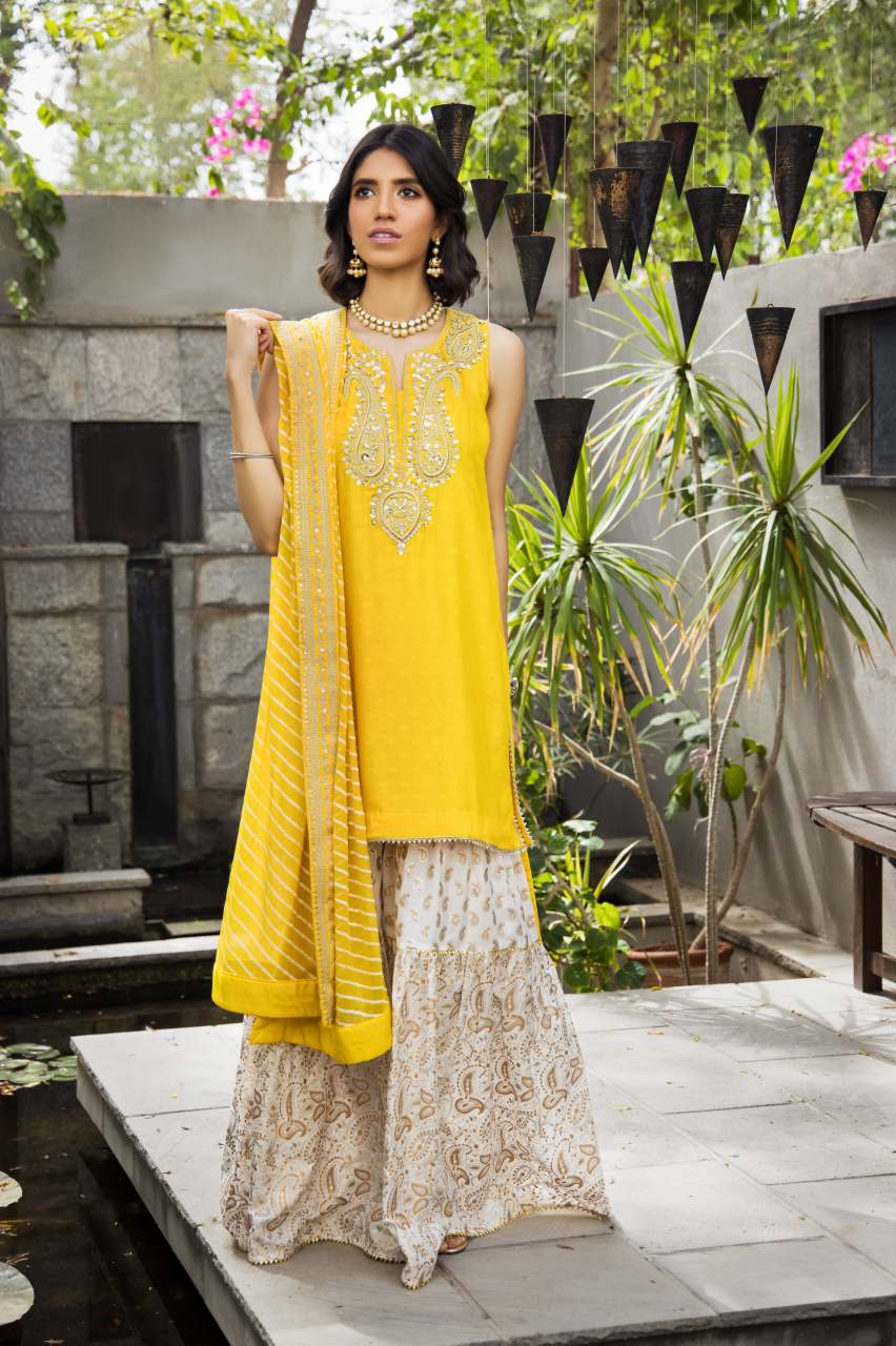 Pakistani Yellow Zari Cotton Net & Silk Gharara Set (3-Piece) - Image 7