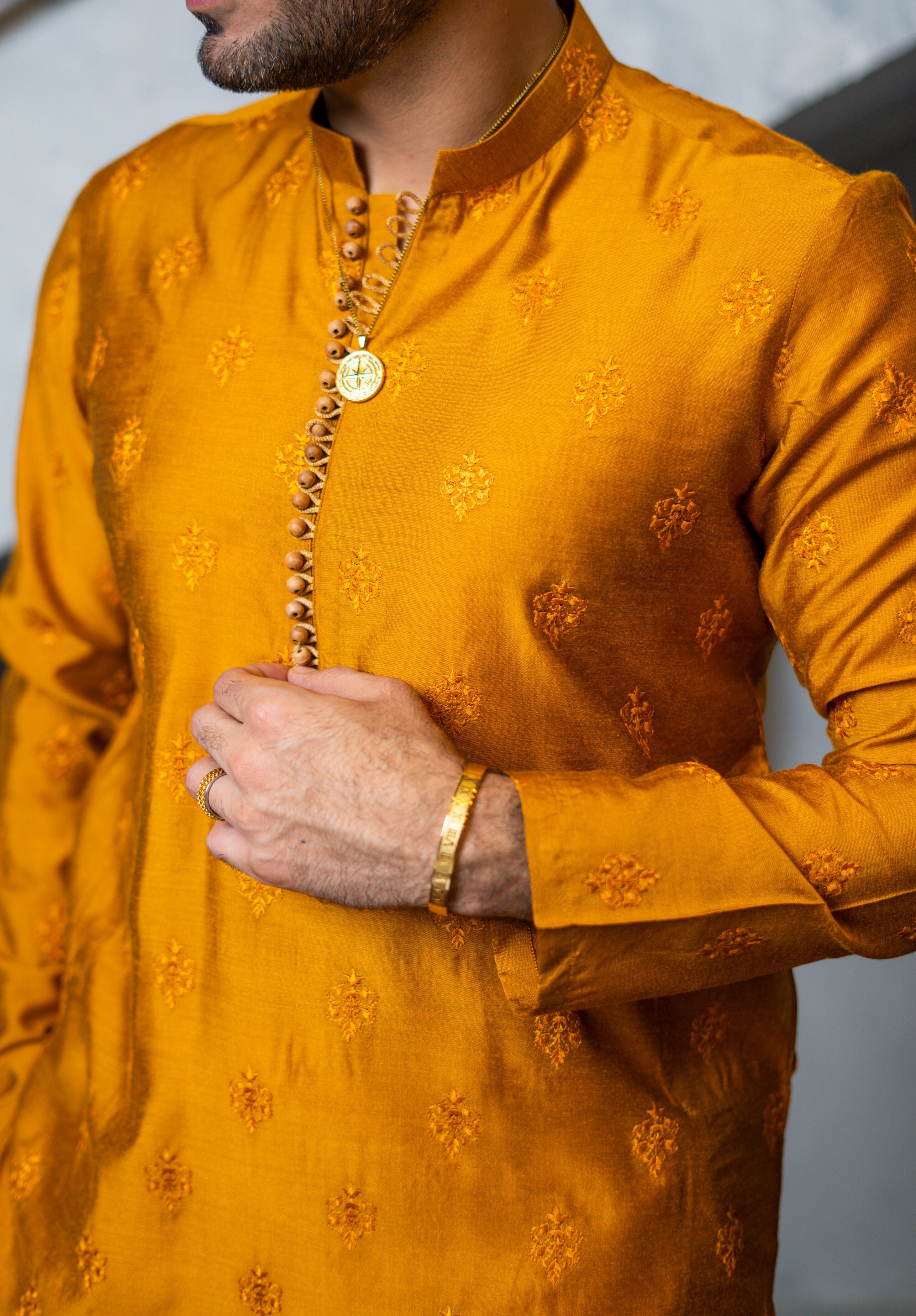 Mustard Self-Embossed Booti Silk-Blend Kurta Pajama (2-Piece) - Image 3