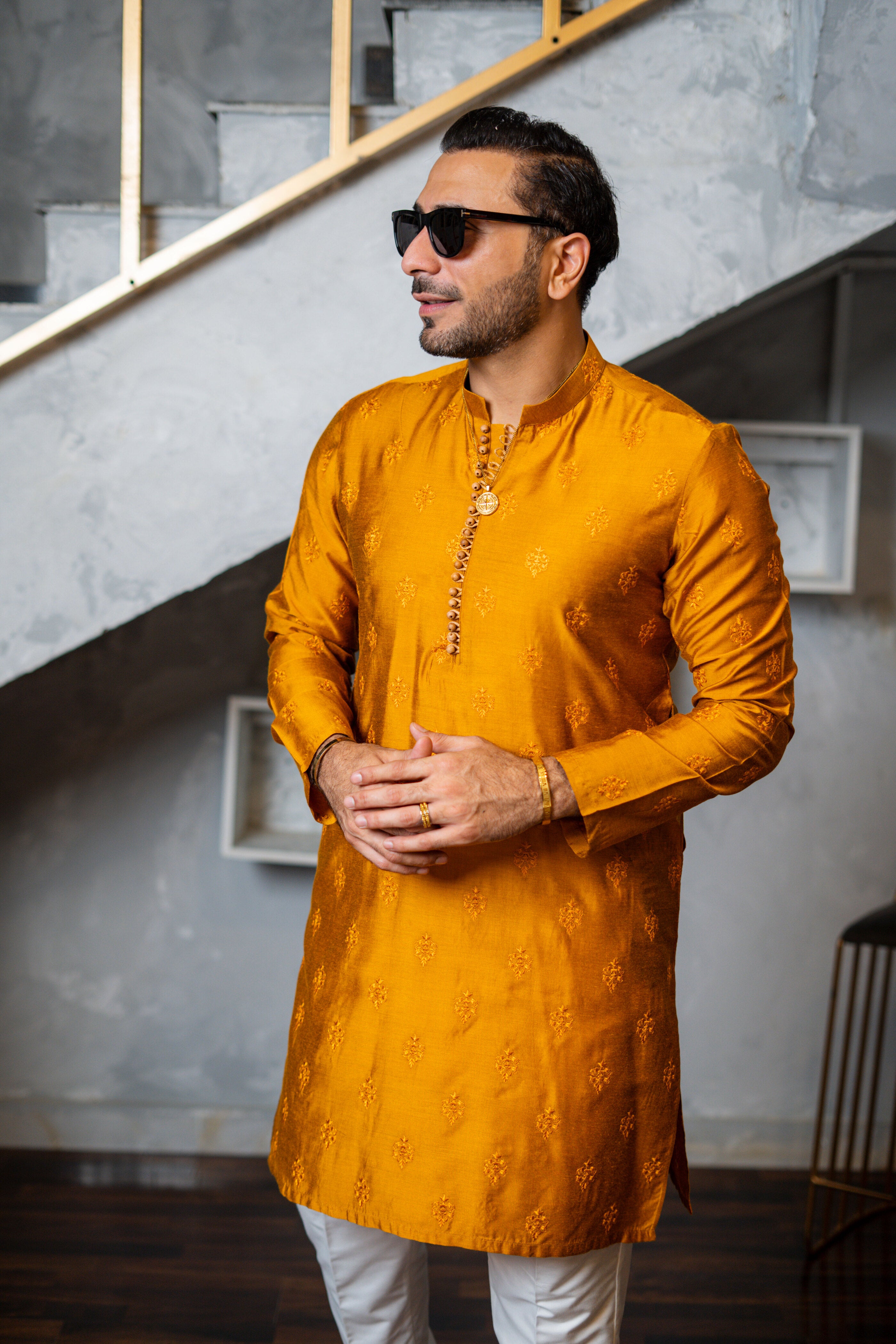 Mustard Self-Embossed Booti Silk-Blend Kurta Pajama (2-Piece) - Image 4