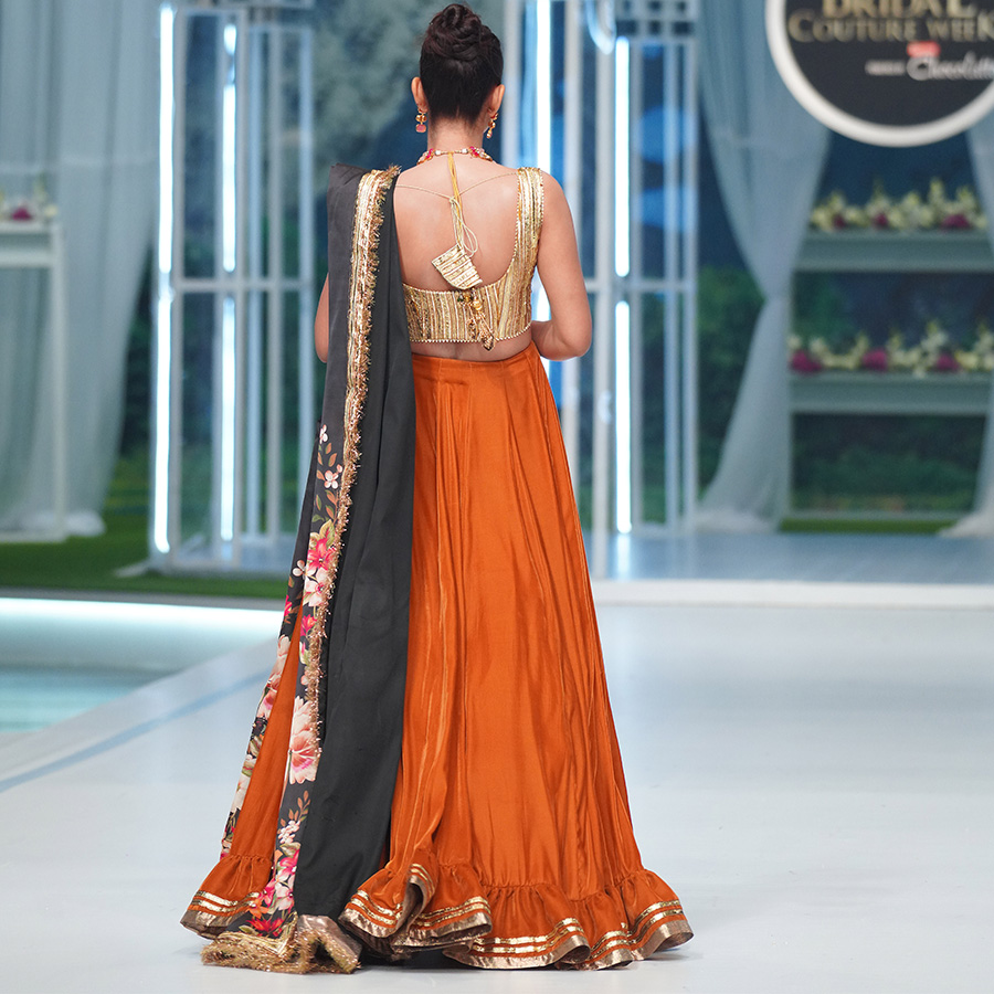 Pakistani Mustard Velvet Gota Lehenga 3-Piece - Image 8