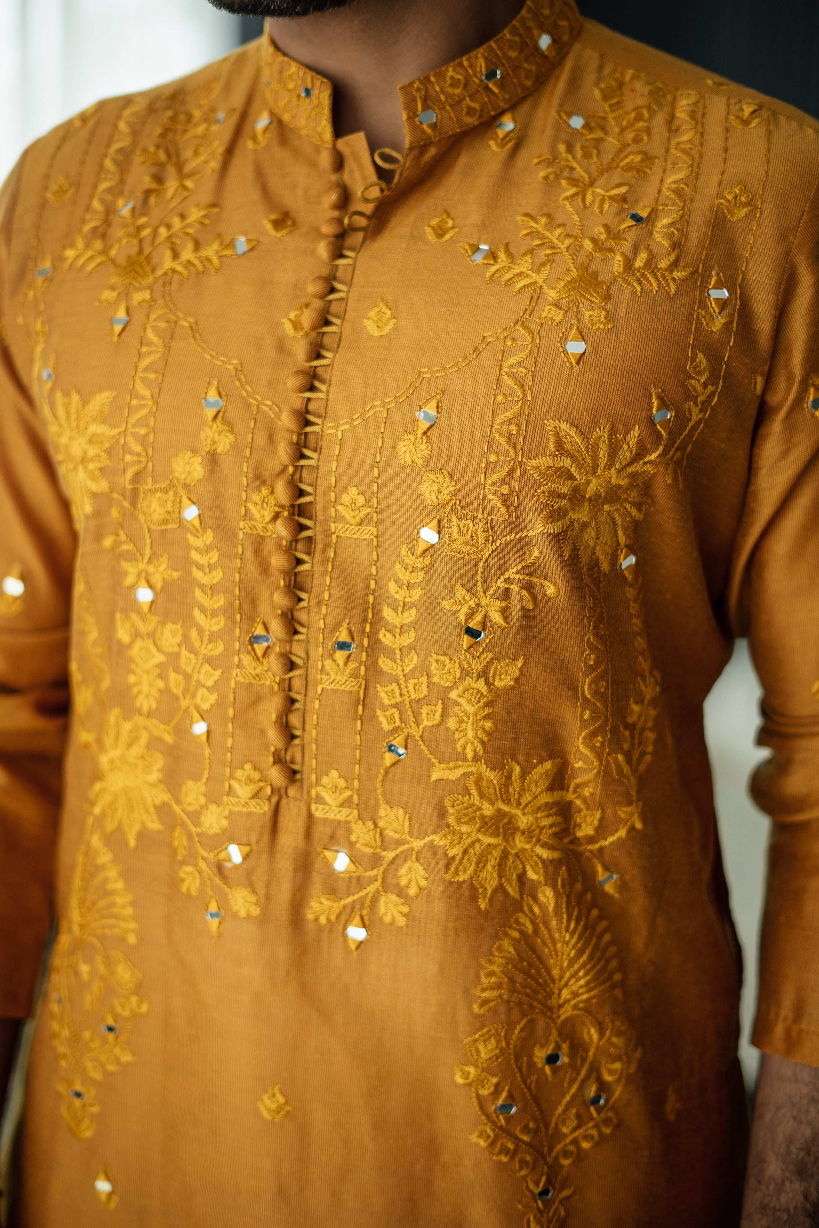 Mustard Mirror-Embellished Silk-Blend Kurta (2-Piece) - Image 3
