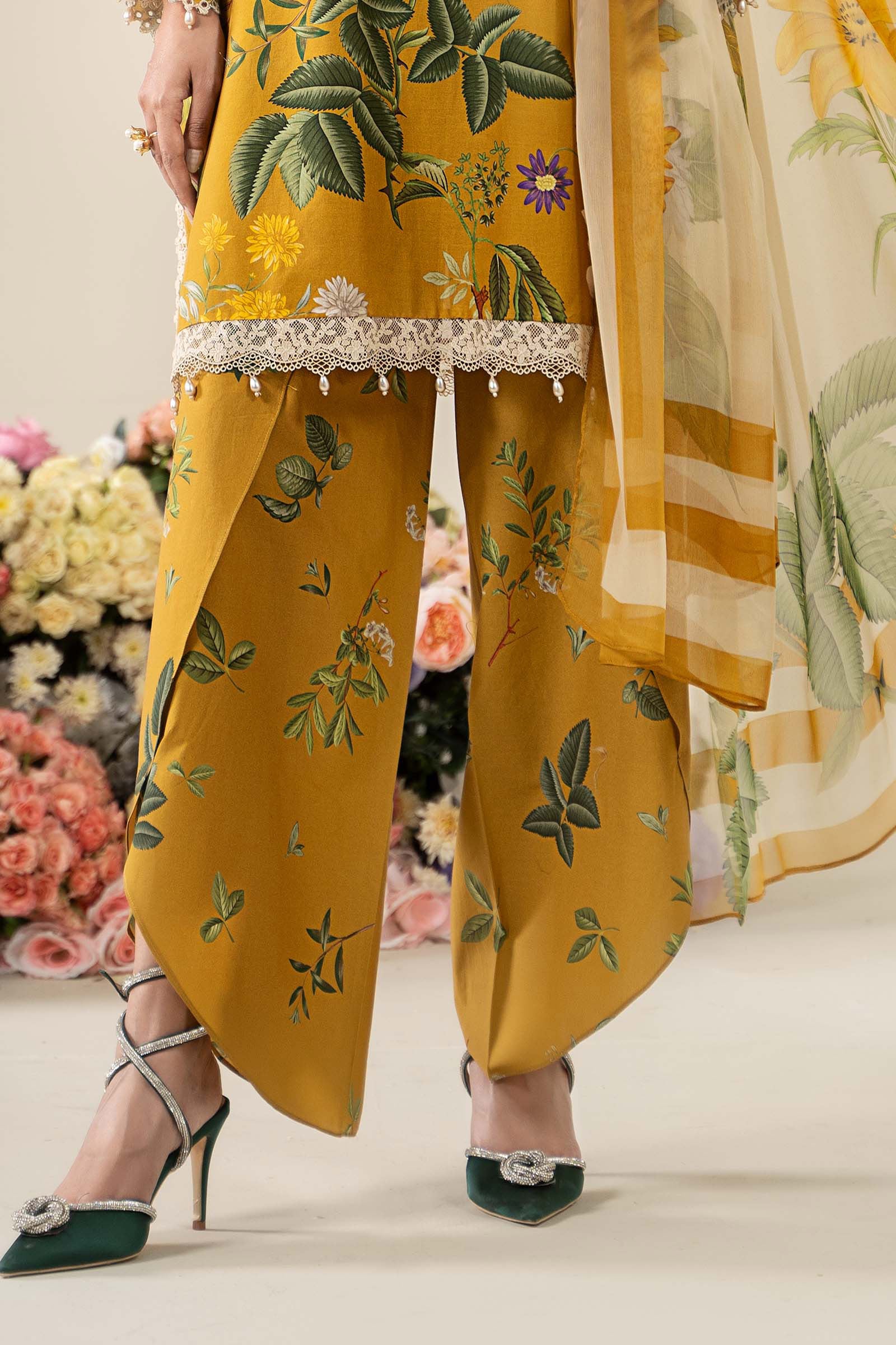 Pakistani Mustard Embroidered Lawn 3-Piece Suit - Image 7