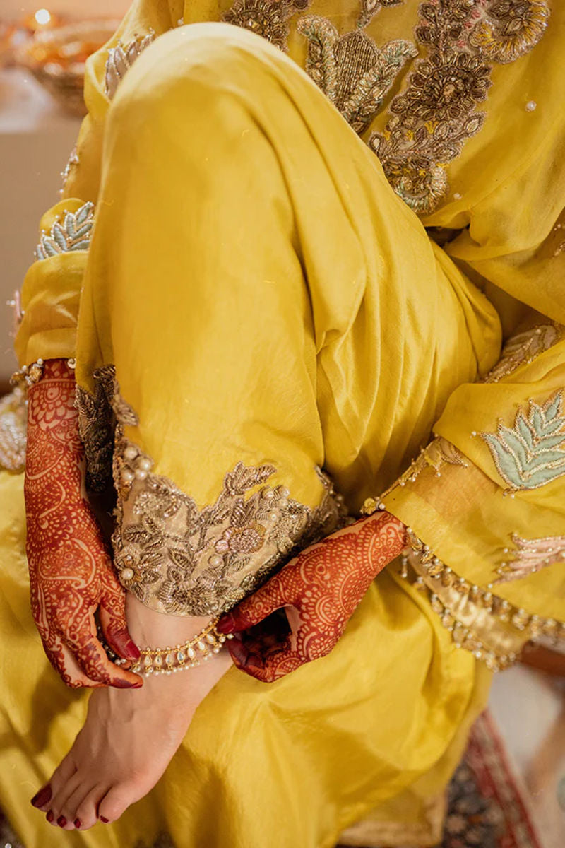 Pakistani Yellow Embroidered Organza Kurta Set (2-Piece) - Image 3