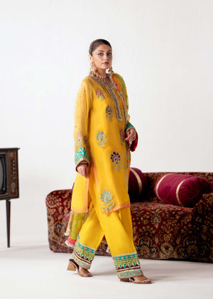 Pakistani Yellow Naqshi & Gotta Embroidered Organza Salwar Kameez (3-Piece) - Image 4