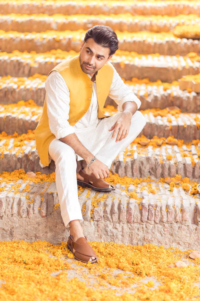 Yellow Self-Printed Waistcoat Kurta Set (3-Piece) - Image 4