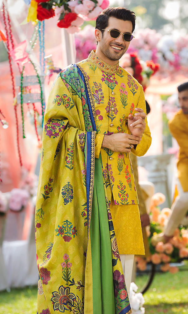Mango Yellow Embroidered Silk-Blend Waistcoat Kurta (3-Piece) - Image 3