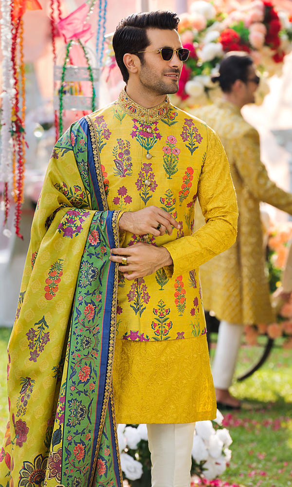 Mango Yellow Embroidered Silk-Blend Waistcoat Kurta (3-Piece) - Image 4