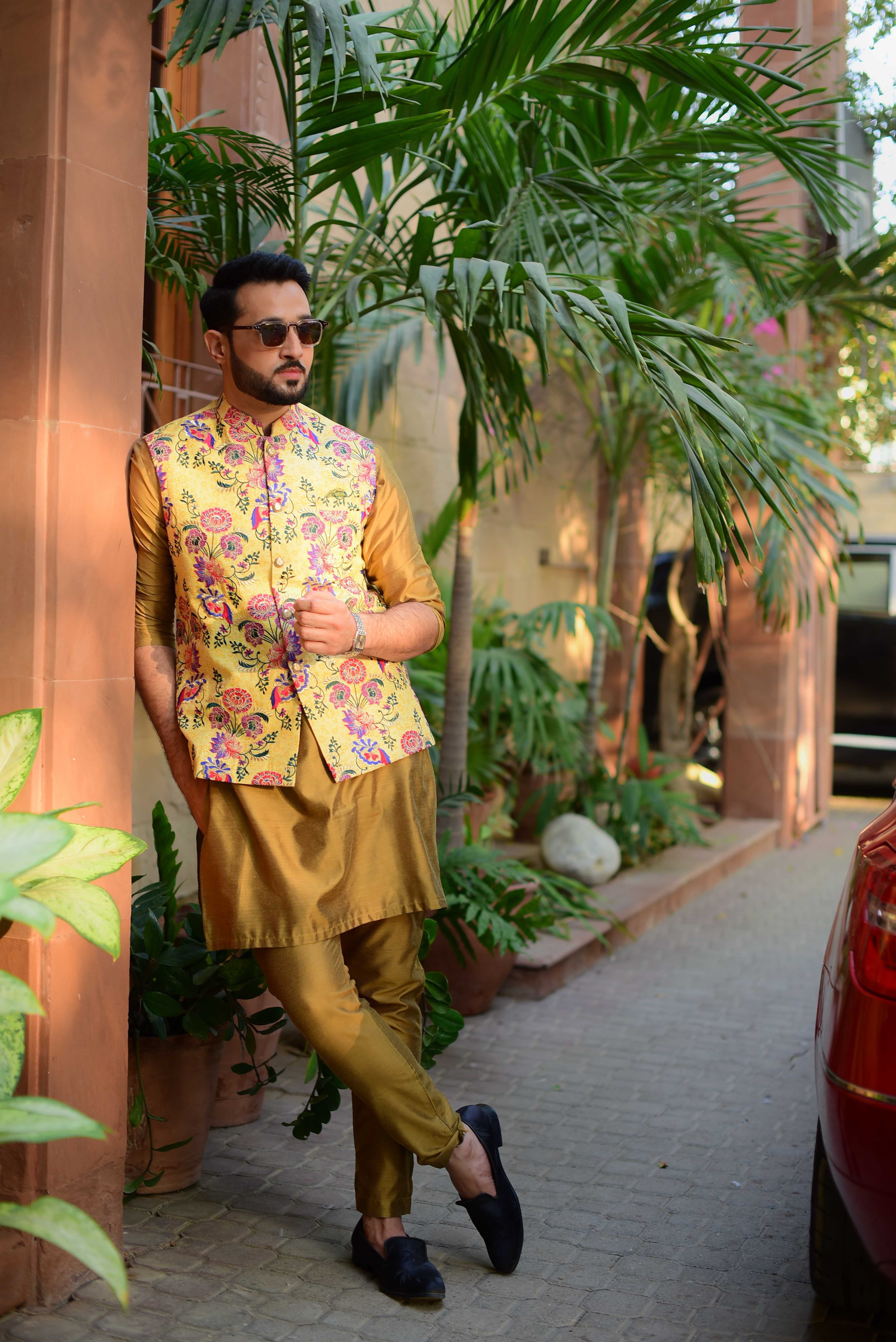 Yellow Multi-Colour Embroidered Silk-Blend Waistcoat (3-Piece) - Image 3